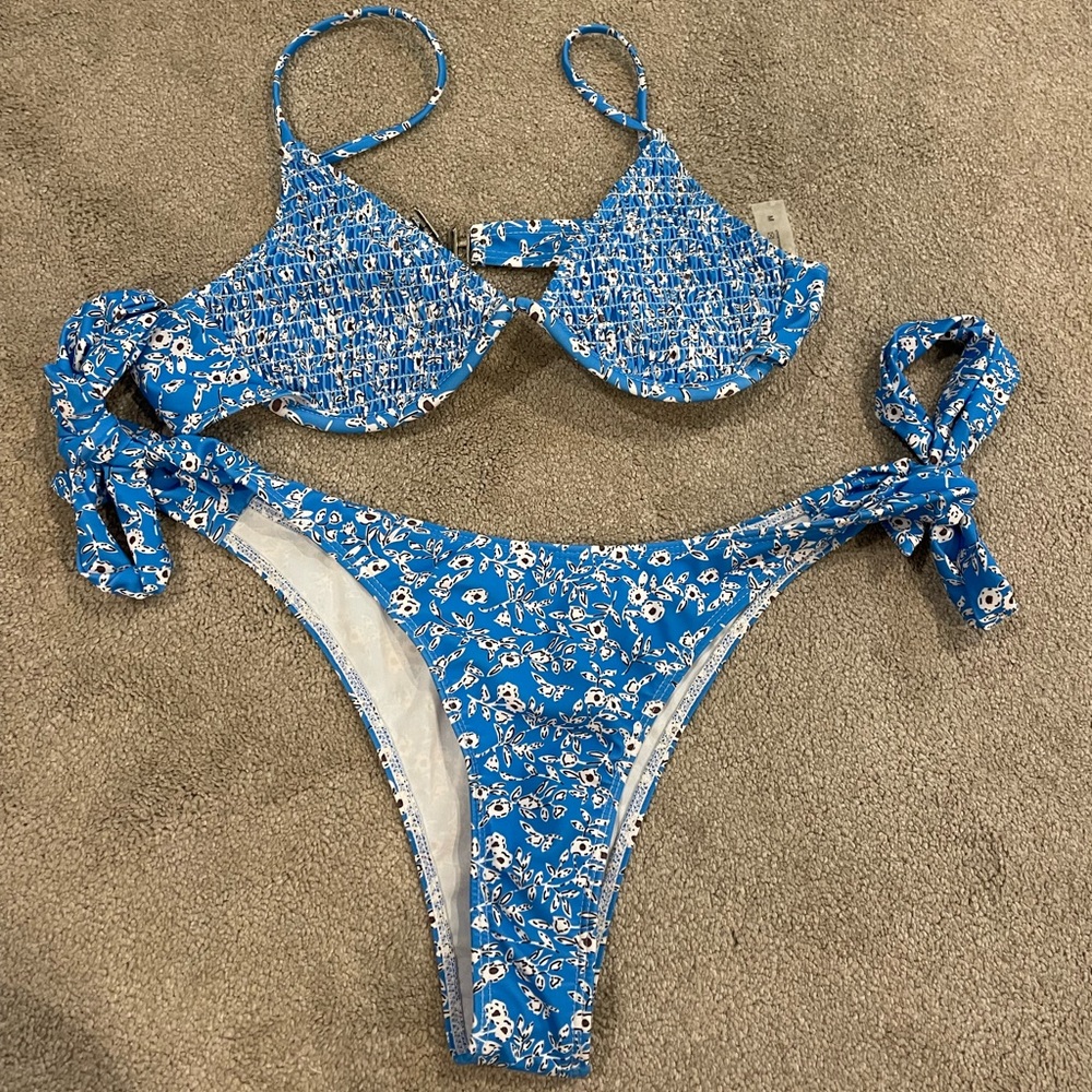 cute floral underwire bikini never worn